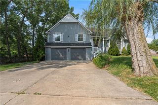 10126 N Highland Terrace, Kansas City, MO 64155