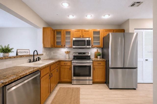 641 MAPLE OAK. CIRCLE 101, Altamonte Springs, FL 32701