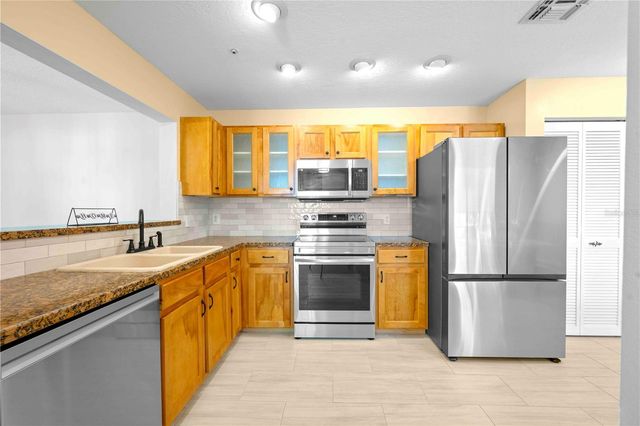 641 MAPLE OAK. CIRCLE 101, Altamonte Springs, FL 32701