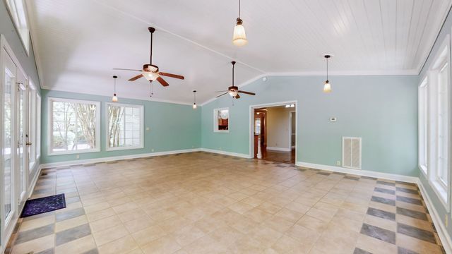 830 Motlow College Rd, Normandy, TN 37360
