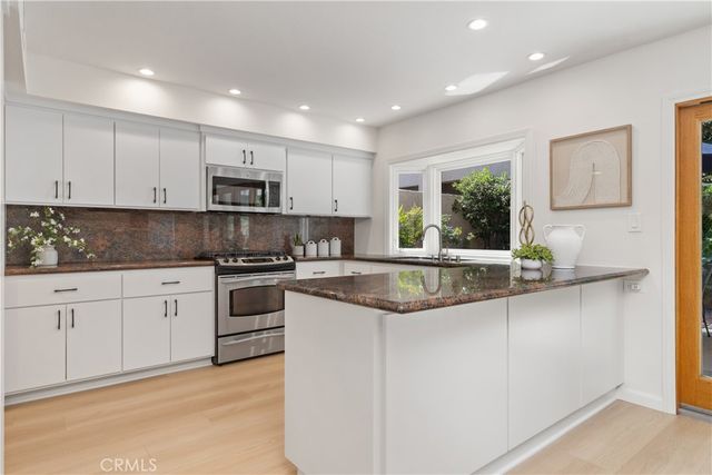 19 Whitewood, Irvine, CA 92612