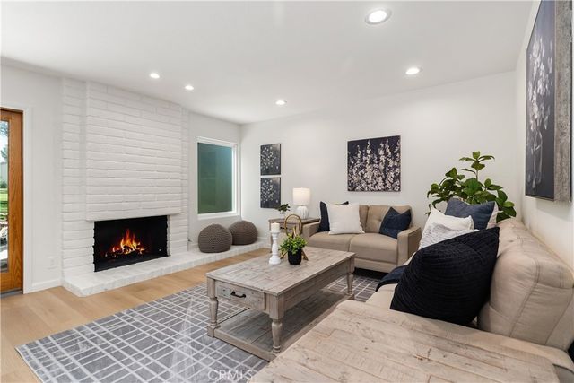 19 Whitewood, Irvine, CA 92612