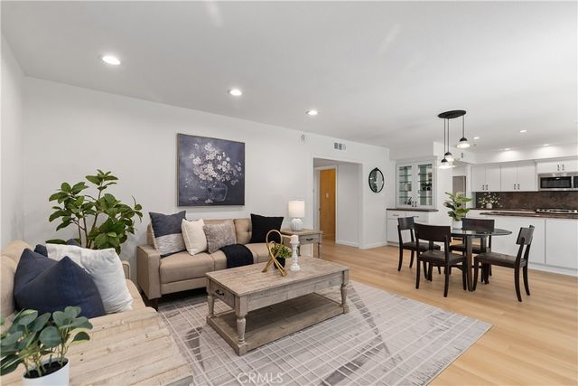 19 Whitewood, Irvine, CA 92612