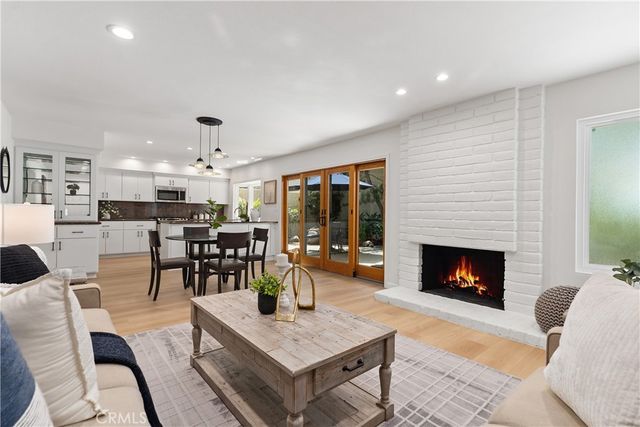 19 Whitewood, Irvine, CA 92612