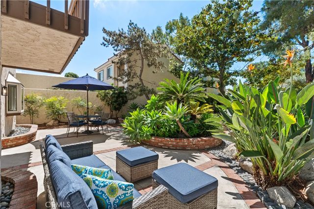 19 Whitewood, Irvine, CA 92612