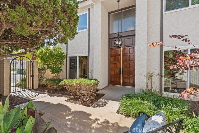 19 Whitewood, Irvine, CA 92612