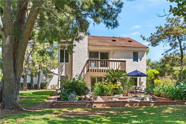 19 Whitewood, Irvine, CA 92612