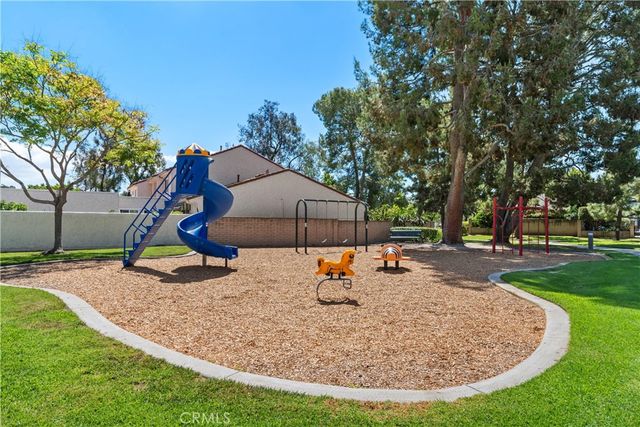 19 Whitewood, Irvine, CA 92612