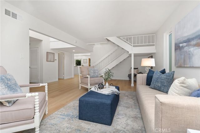 19 Whitewood, Irvine, CA 92612