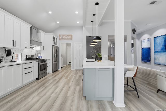 8306 Setting Moon, San Antonio, TX 78255