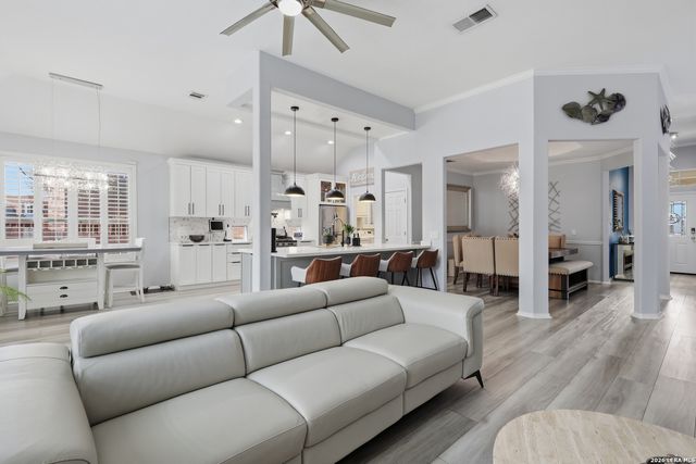 8306 Setting Moon, San Antonio, TX 78255