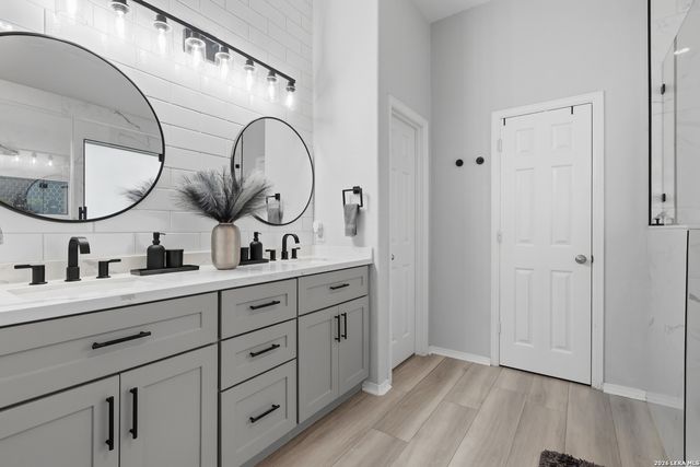 8306 Setting Moon, San Antonio, TX 78255