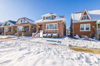 1816 Clinton Avenue, Berwyn, IL 60402