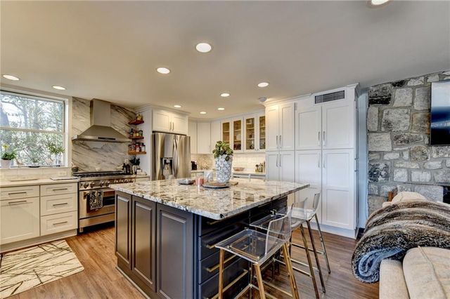 40 Lakeshore Drive, Berkeley Lake, GA 30096