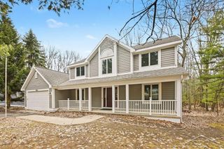 3854 Village Circle Drive, East Bay Twp, MI 49686