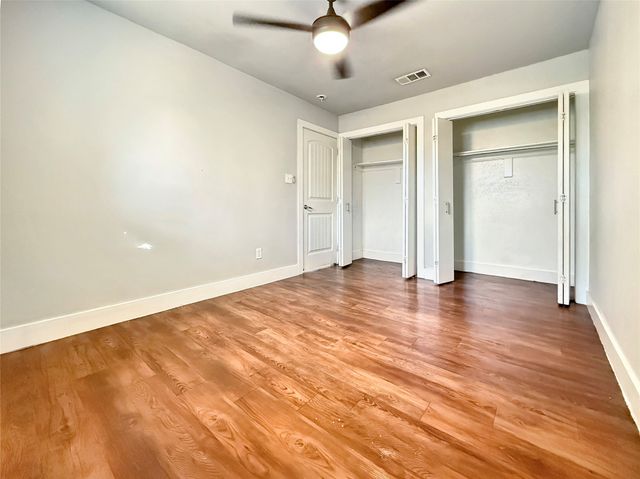 740 Edgemont Avenue 204, Dallas, TX 75216