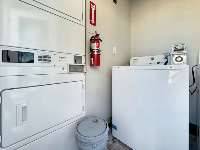 740 Edgemont Avenue 204, Dallas, TX 75216