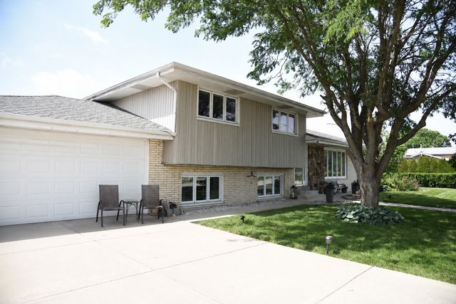 10501 S 81st Avenue, Palos Hills, IL 60465