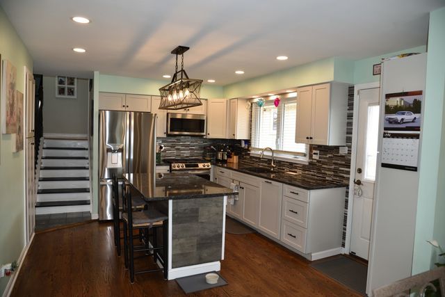 10501 S 81st Avenue, Palos Hills, IL 60465