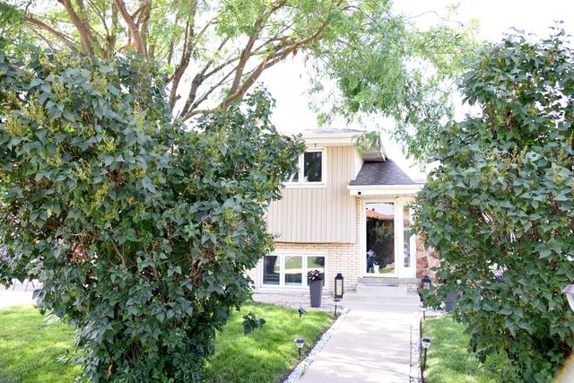 10501 S 81st Avenue, Palos Hills, IL 60465