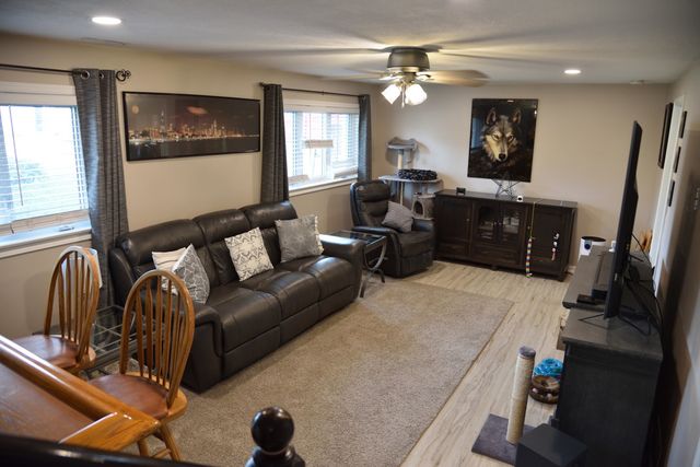 10501 S 81st Avenue, Palos Hills, IL 60465