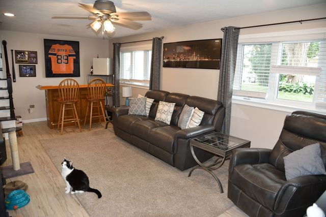 10501 S 81st Avenue, Palos Hills, IL 60465