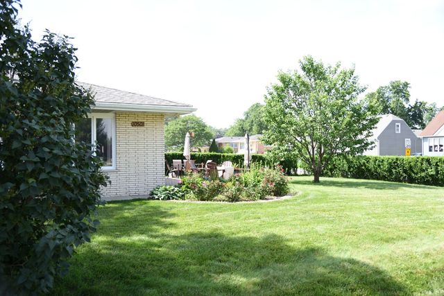 10501 S 81st Avenue, Palos Hills, IL 60465