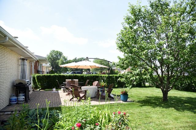 10501 S 81st Avenue, Palos Hills, IL 60465