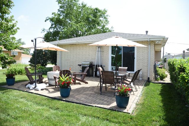 10501 S 81st Avenue, Palos Hills, IL 60465
