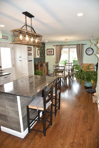 10501 S 81st Avenue, Palos Hills, IL 60465
