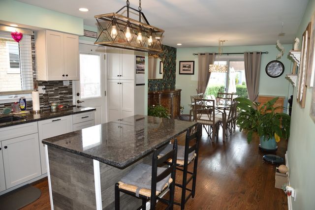 10501 S 81st Avenue, Palos Hills, IL 60465