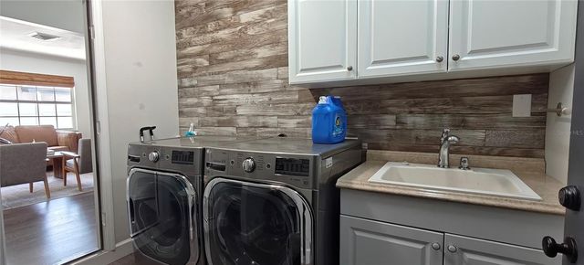 1016 RHODES AVENUE, Sarasota, FL 34237