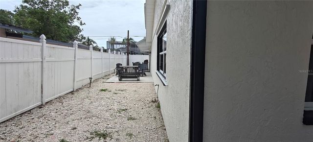 1016 RHODES AVENUE, Sarasota, FL 34237