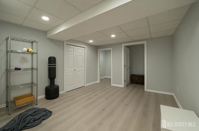 7 tiger lilly Court, Sayreville, NJ 08872