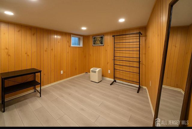 7 tiger lilly Court, Sayreville, NJ 08872