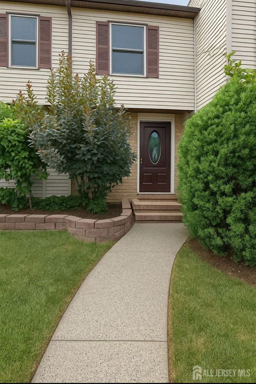 7 tiger lilly Court, Sayreville, NJ 08872