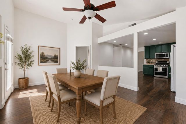6317 Elkhorn Manor Dr, Rio Linda, CA 95673