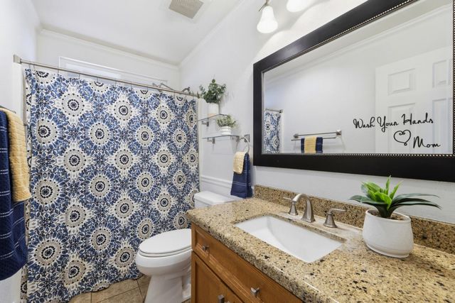 6317 Elkhorn Manor Dr, Rio Linda, CA 95673