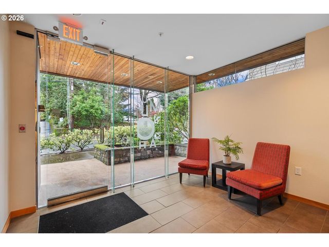 7910 Sw 31ST Ave 203, Portland, OR 97219