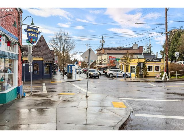 7910 Sw 31ST Ave 203, Portland, OR 97219