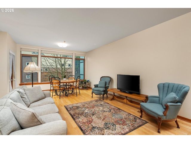 7910 Sw 31ST Ave 203, Portland, OR 97219