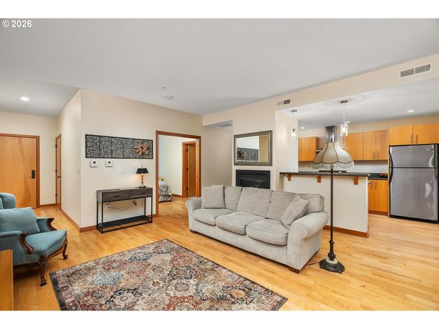 7910 Sw 31ST Ave 203, Portland, OR 97219