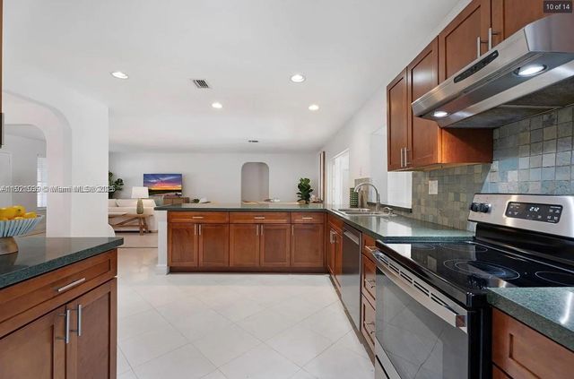 8700 SW 64th Ave -, Pinecrest, FL 33156