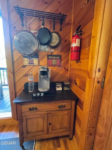 2409 Walnut Cove Way, Sevierville, TN 37862