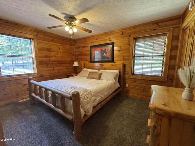 2409 Walnut Cove Way, Sevierville, TN 37862