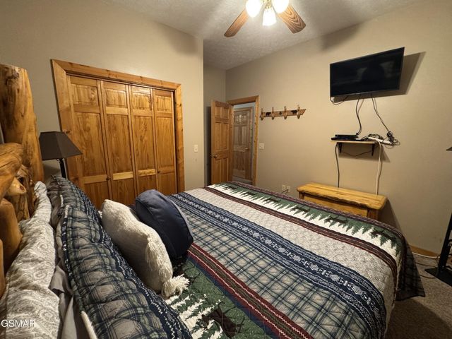 2409 Walnut Cove Way, Sevierville, TN 37862