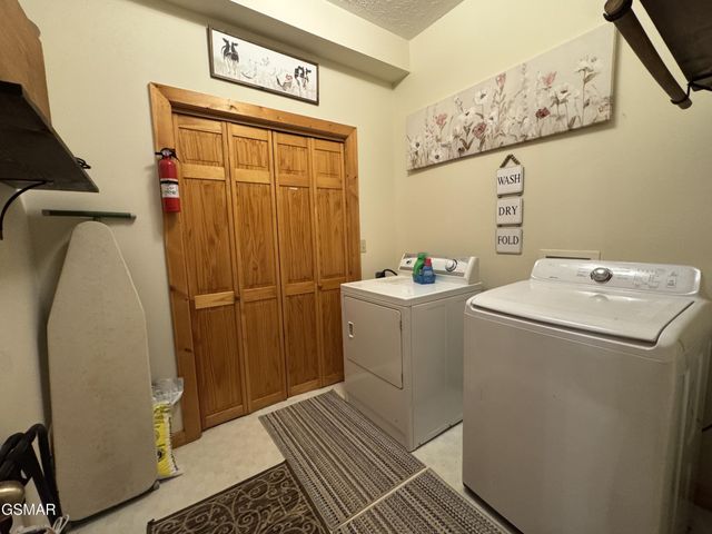 2409 Walnut Cove Way, Sevierville, TN 37862