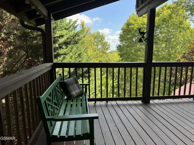2409 Walnut Cove Way, Sevierville, TN 37862