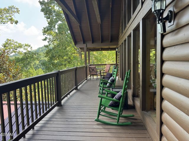 2409 Walnut Cove Way, Sevierville, TN 37862