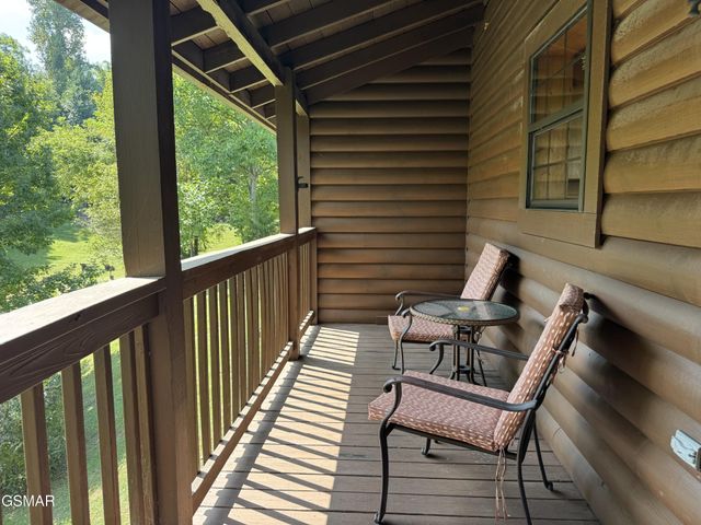 2409 Walnut Cove Way, Sevierville, TN 37862